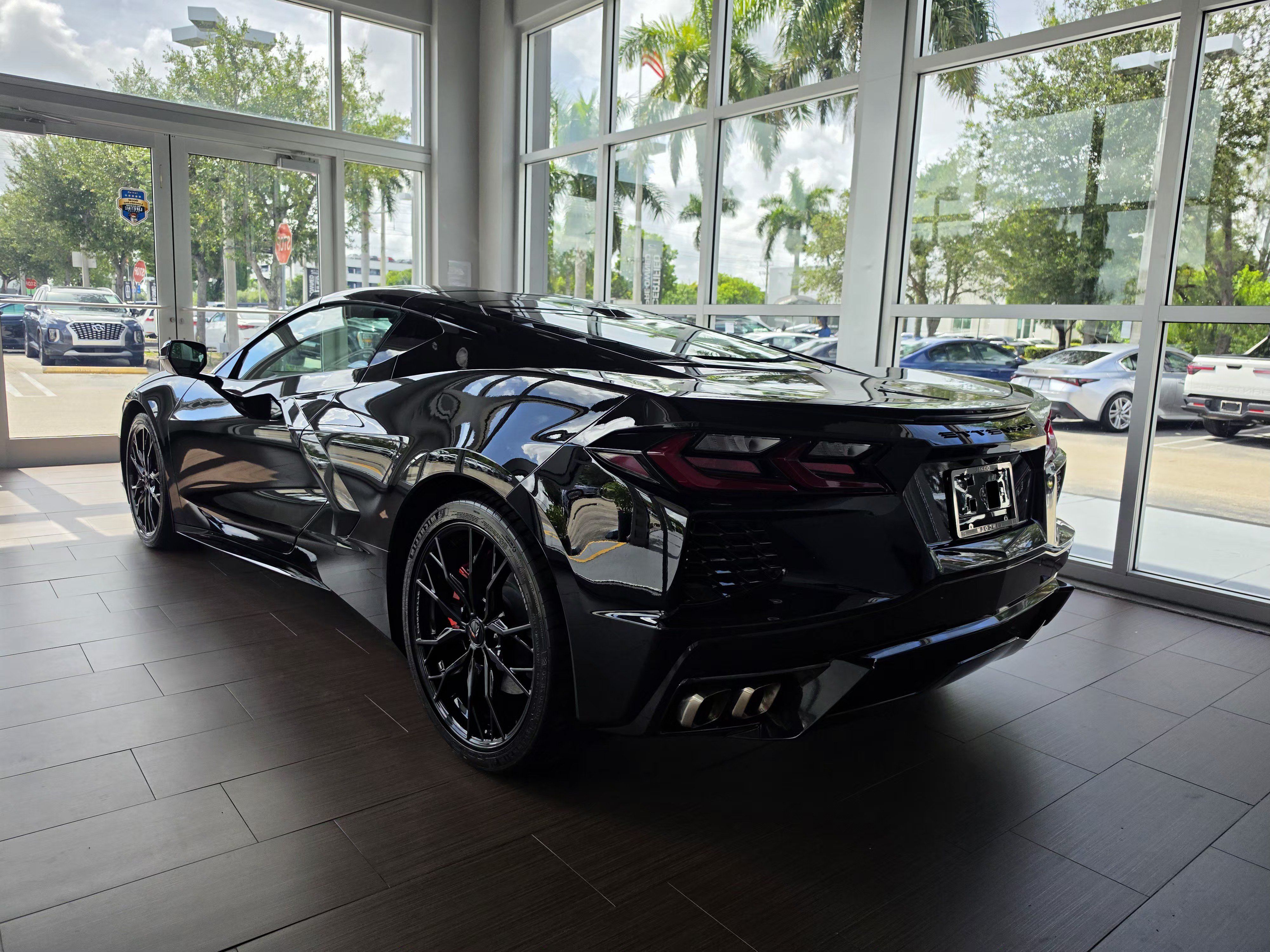 Used 2025 Chevrolet Corvette Stingray Preferred Cpe w/ 2LT RWD image 4