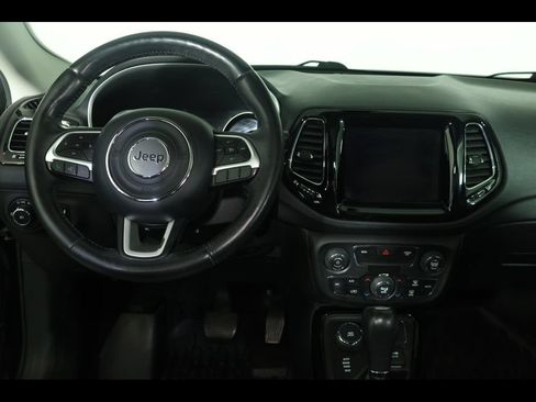 Used 2018 Jeep Compass Limited w/ Navigation Group AWD/4WD image 24