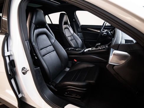 Certified 2023 Porsche Panamera image 29