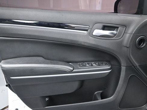Used 2020 Chrysler 300 S RWD image 11