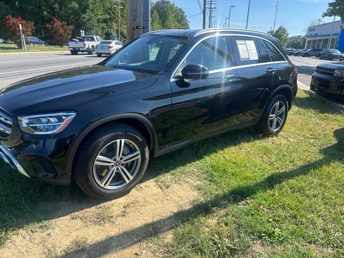 Used 2021 Mercedes-Benz GLC 300 4MATIC image 3