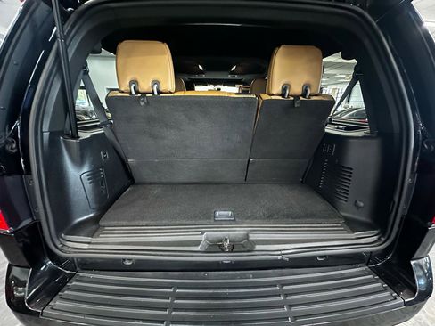 Used 2012 Lincoln Navigator 4WD image 17