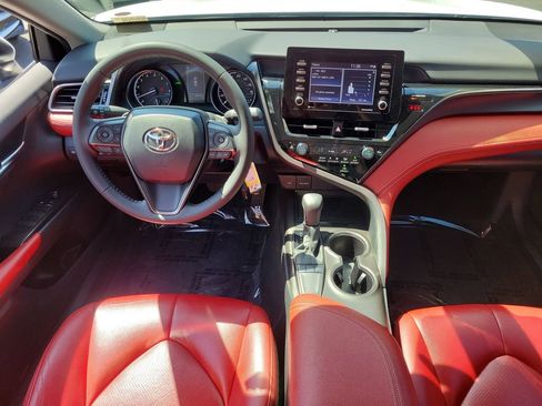 Used 2024 Toyota Camry SE image 13