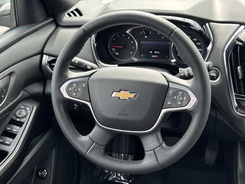 Used 2023 Chevrolet Traverse LT FWD image 10