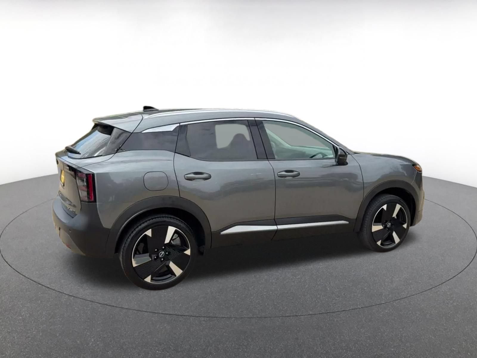 Used 2026 Nissan Kicks SR AWD/4WD image 13