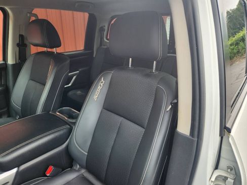 Used 2017 Nissan Titan PRO-4X AWD/4WD image 17