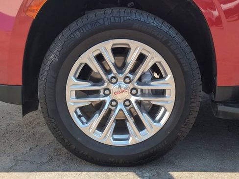 Certified 2024 GMC Yukon XL SLT RWD image 32