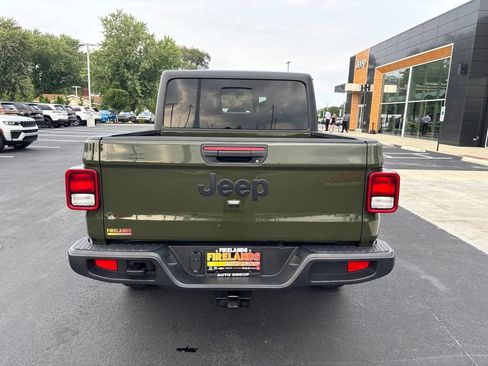 Used 2022 Jeep Gladiator Sport AWD/4WD image 4
