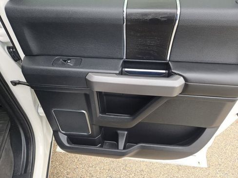 Used 2019 Ford F150 Platinum w/ Equipment Group 701A Luxury image 9