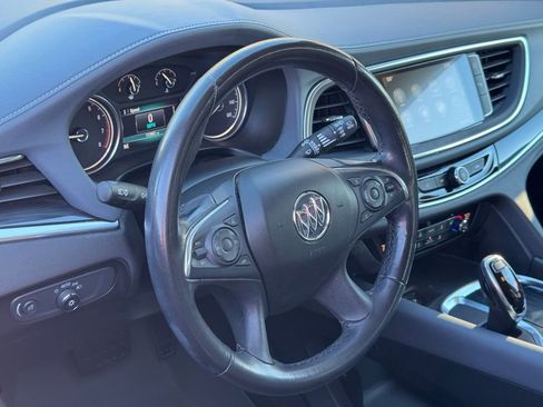Used 2019 Buick Enclave Essence image 18