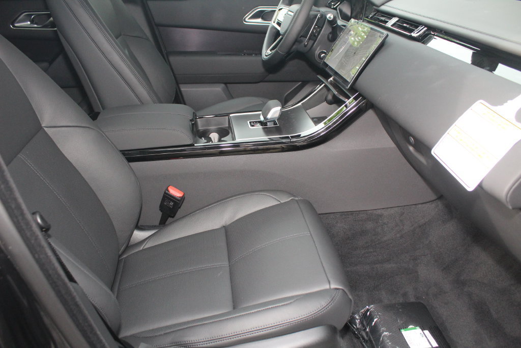 New 2026 Land Rover Range Rover Velar Dynamic SE AWD/4WD image 3