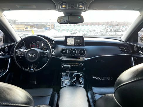 Used 2018 Kia Stinger Premium image 14