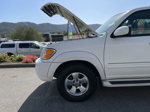 Used 2002 Toyota Sequoia Limited image 32