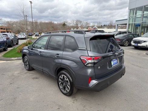 Used 2025 Subaru Forester Premium AWD/4WD image 9