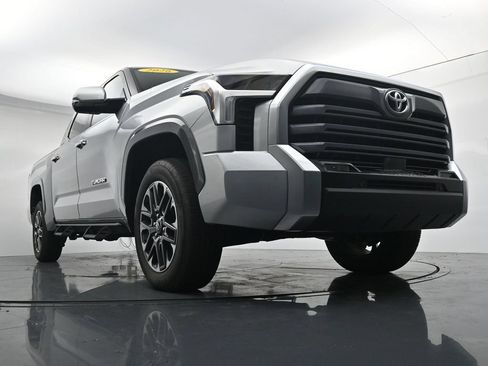 Used 2026 Toyota Tundra Limited AWD/4WD image 32