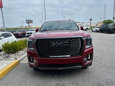 Used 2023 GMC Yukon Denali Ultimate AWD/4WD image 6