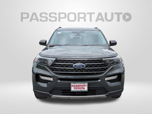Used 2021 Ford Explorer XLT w/ Equipment Group 202A AWD/4WD image 13