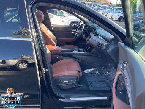 Used 2019 Audi e-tron Prestige w/ Prestige Package image 66