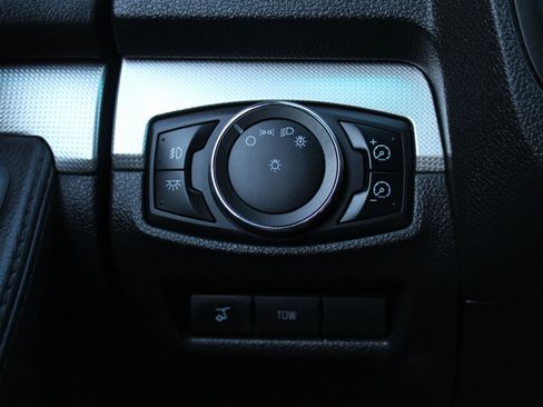 Used 2013 Ford Explorer XLT image 28