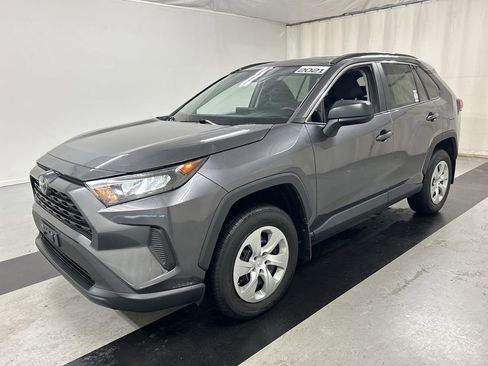 Used 2021 Toyota RAV4 LE AWD/4WD image 5