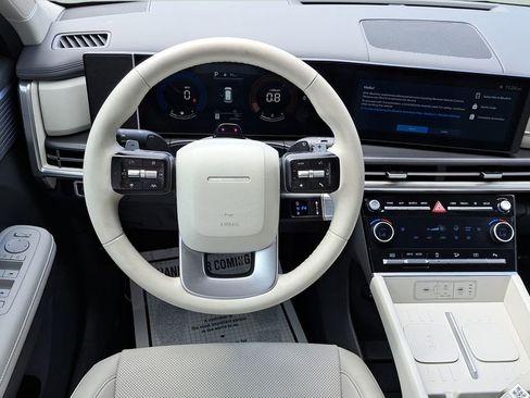 Used 2025 Hyundai Santa Fe SEL image 15