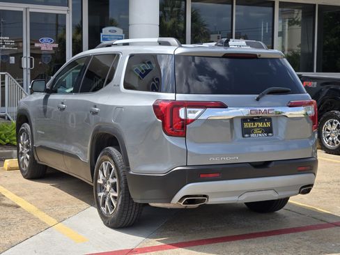 Used 2023 GMC Acadia SLE w/ Driver Convenience Package FWD image 3