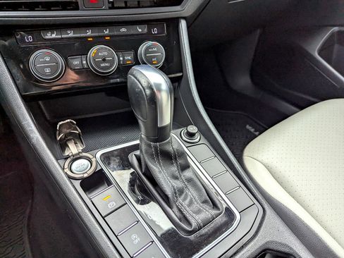 Used 2020 Volkswagen Jetta R-Line image 26