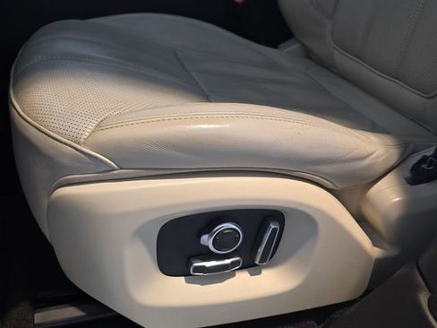 Used 2016 Land Rover Range Rover Sport HSE image 32