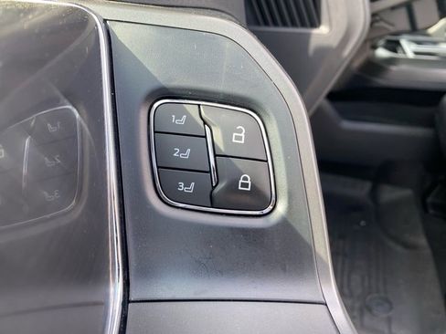 Used 2025 Ford F150 Lariat w/ Equipment Group 502A High image 15