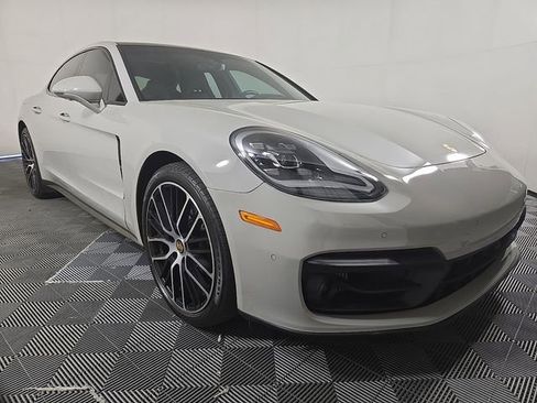 Used 2023 Porsche Panamera Platinum Edition image 4