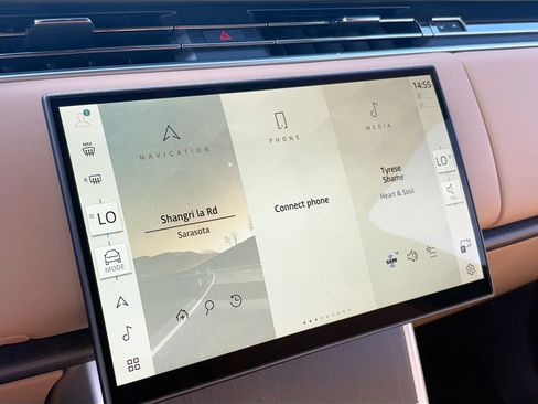 New 2026 Land Rover Range Rover SE image 31