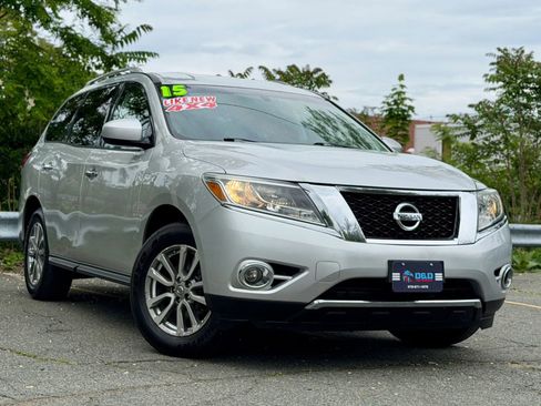 Used 2015 Nissan Pathfinder SV AWD/4WD image 7