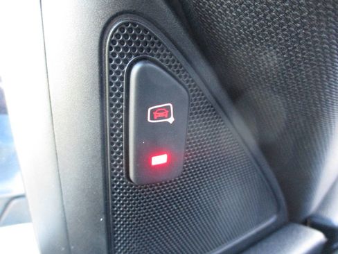 Used 2018 Audi Q3 2.0T Premium Plus w/ Premium Plus Package image 18