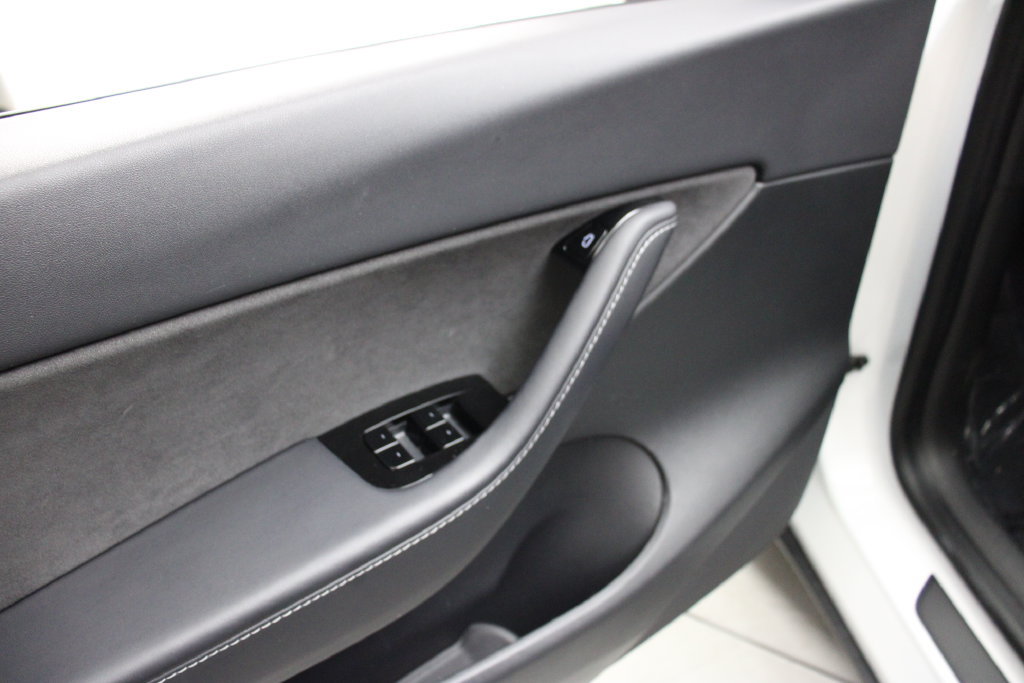 Used 2020 Tesla Model Y Long Range AWD/4WD image 6