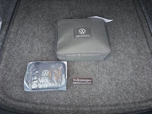 Used 2023 Volkswagen Jetta SE image 44