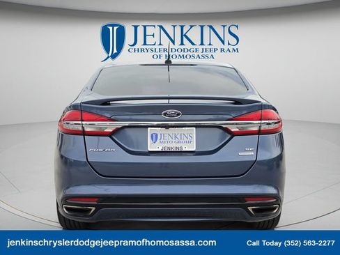 Used 2018 Ford Fusion SE w/ Equipment Group 201A FWD image 5