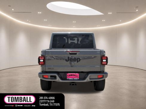 Used 2023 Jeep Gladiator Overland AWD/4WD image 6