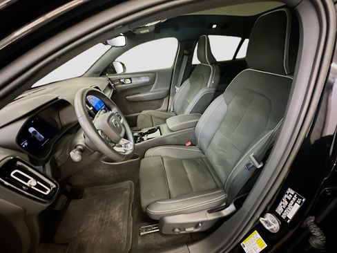 Used 2023 Volvo C40 P8 Recharge Ultimate AWD/4WD image 13