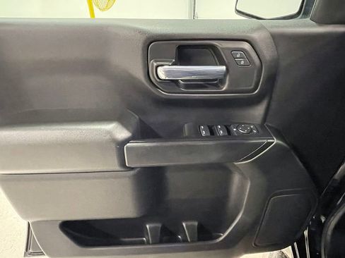 Used 2020 Chevrolet Silverado 1500 Custom w/ Custom Value Package image 19