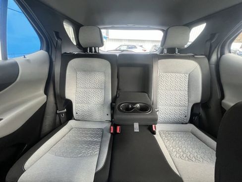 Used 2023 Chevrolet Equinox LT image 40