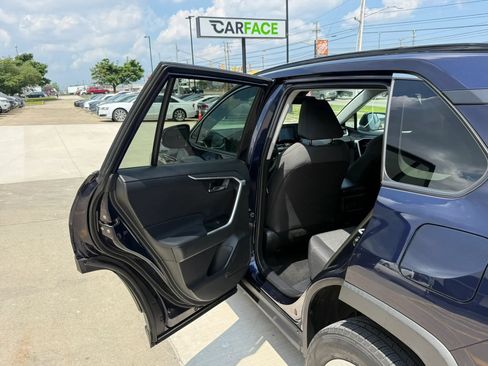 Used 2021 Toyota RAV4 XLE AWD/4WD image 20