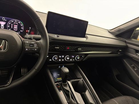 Used 2025 Honda Accord Sport image 18