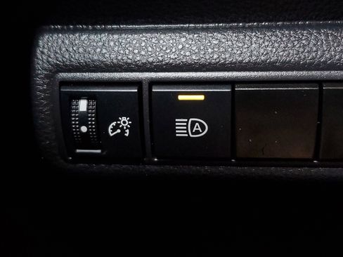 Certified 2022 Toyota Corolla LE FWD image 28