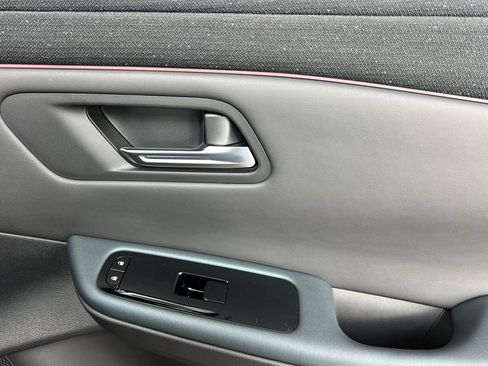 New 2026 Nissan Leaf Platinum+ w/ Cargo Package (Platinum+) image 15