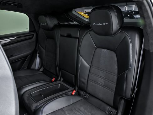 Used 2023 Porsche Cayenne Turbo GT image 23