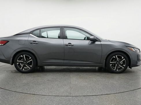 Used 2025 Nissan Sentra SV FWD image 11