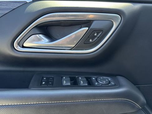 Certified 2023 GMC Yukon SLT w/ SLT Luxury Package AWD/4WD image 23