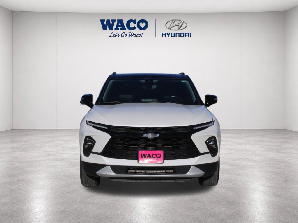 Used 2024 Chevrolet Blazer LT w/ Sound & Technology Package FWD image 2