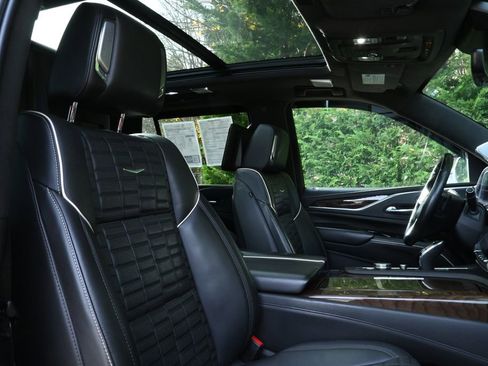 Used 2021 Cadillac Escalade Sport Platinum w/ Heavy-Duty Trailer Package image 36