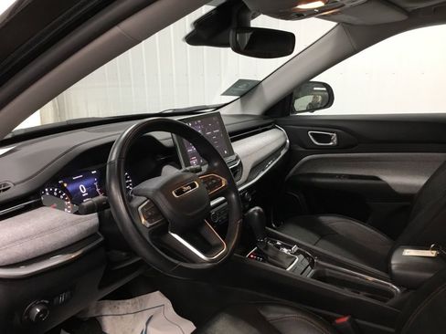 Used 2022 Jeep Compass Latitude w/ Sun and Sound Group AWD/4WD image 10